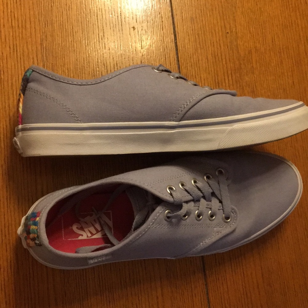 Vans - Picture 3 of 4